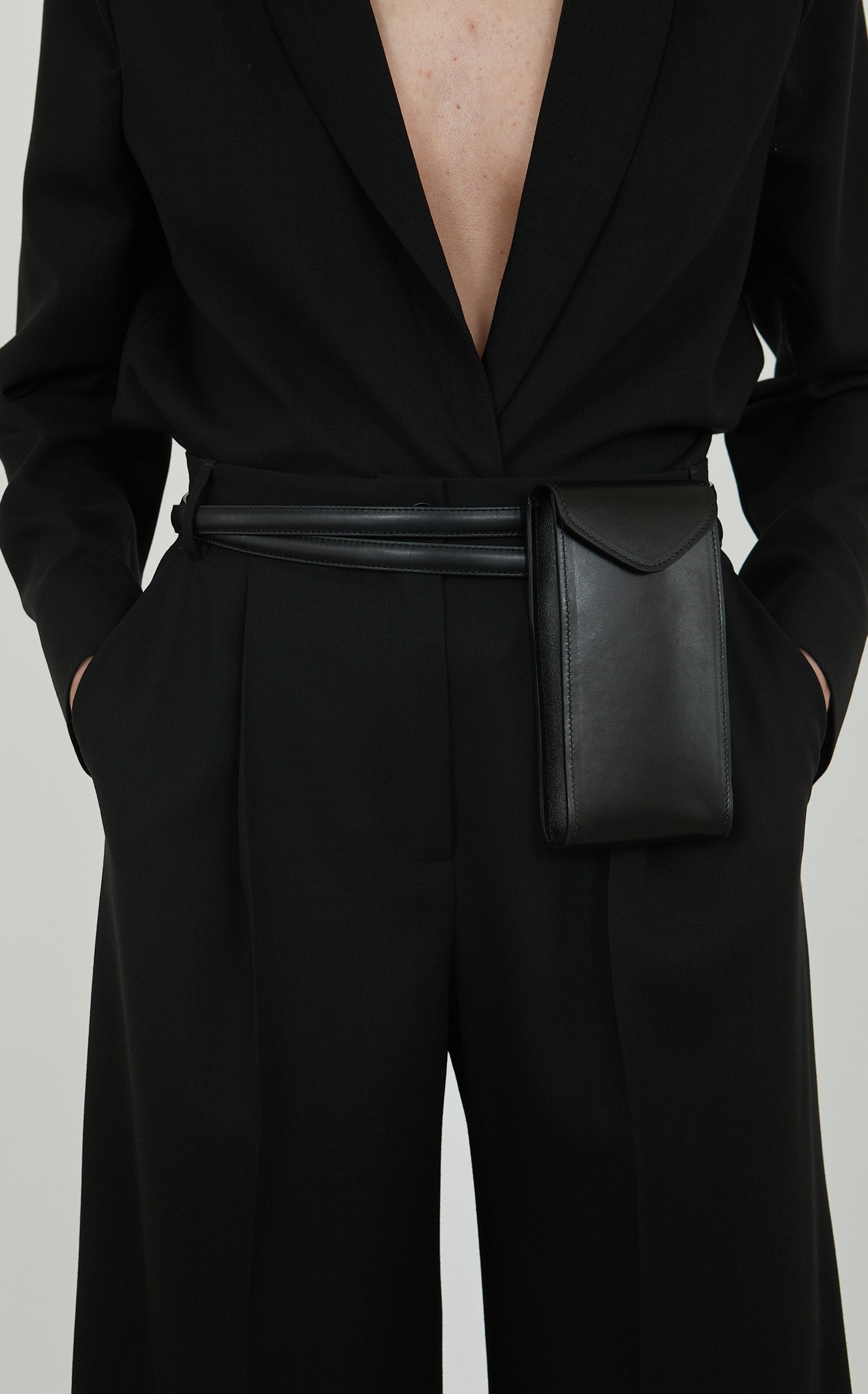 ITA Phone Belt Bag - Black