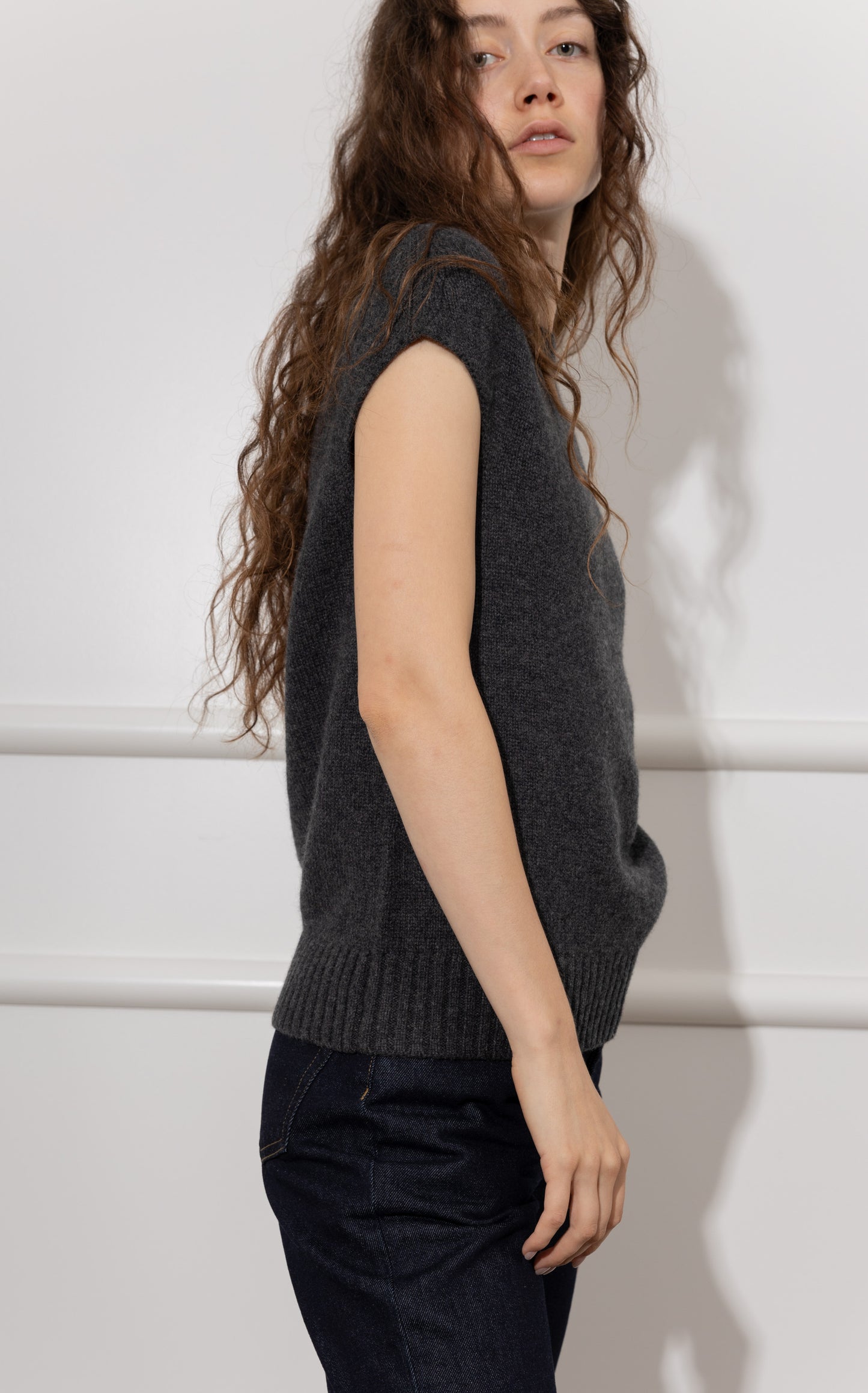 NEREUS Sleeveless Sweater