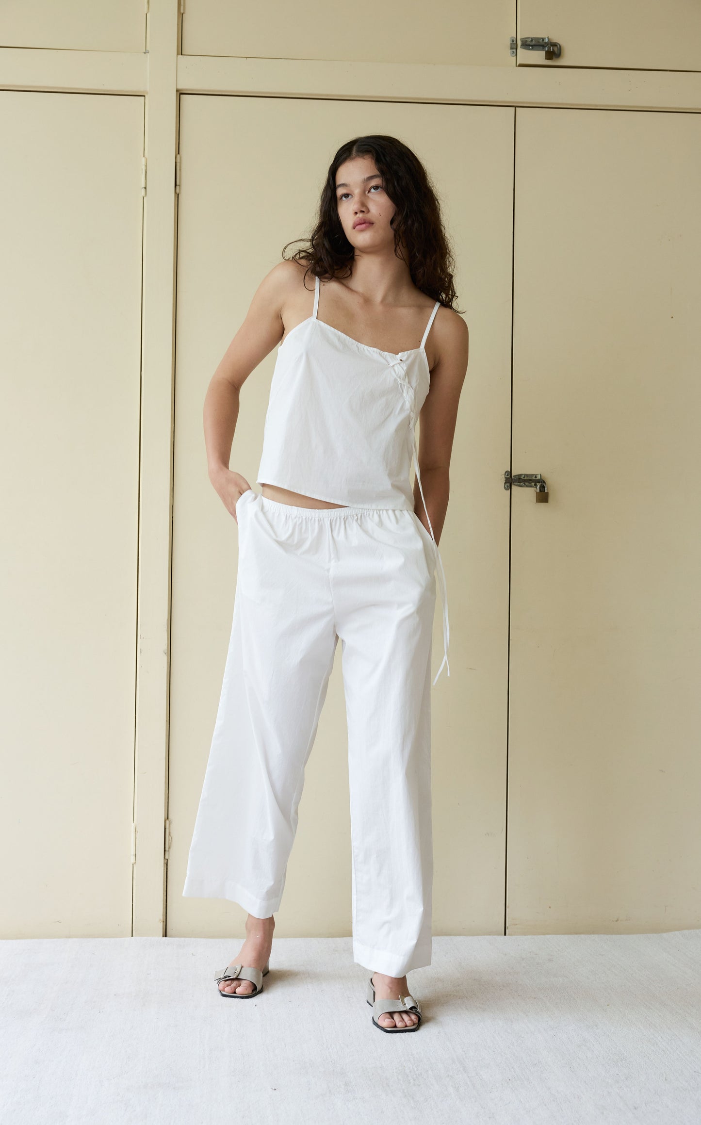 EASE Trouser - White